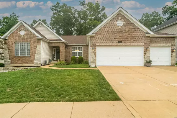 1405 Heritage Valley DR, High Ridge, MO 63049