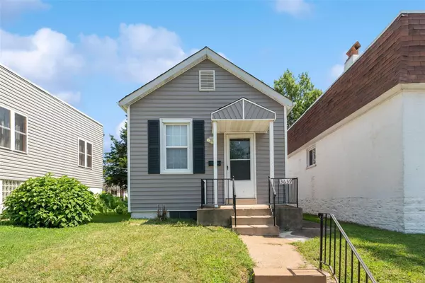 3639 Roswell AVE, St Louis, MO 63116