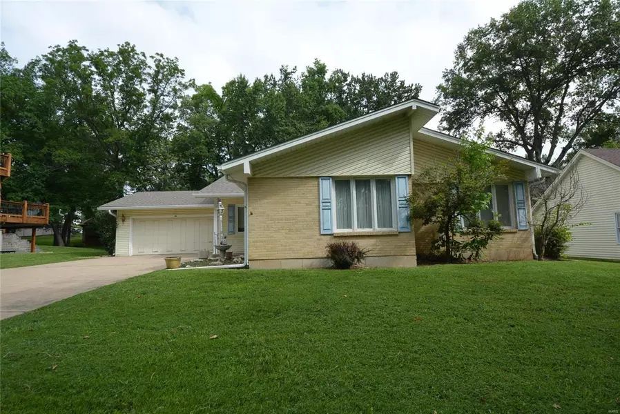 26 Marche DR, Lake St Louis, MO 63367