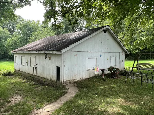 Lebanon, IL 62254,10155 Rieder RD