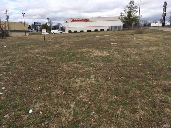 8 Plaza Way, St Charles, MO 63303