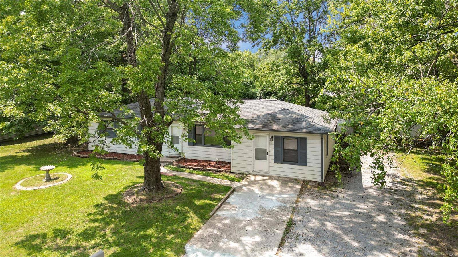 117 N Bend DR, Fairview Heights, IL 62208