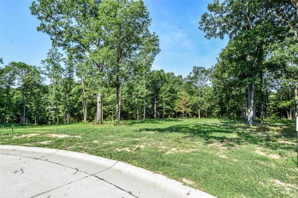 14 Eagle Lake LN, Holts Summit, MO 65043