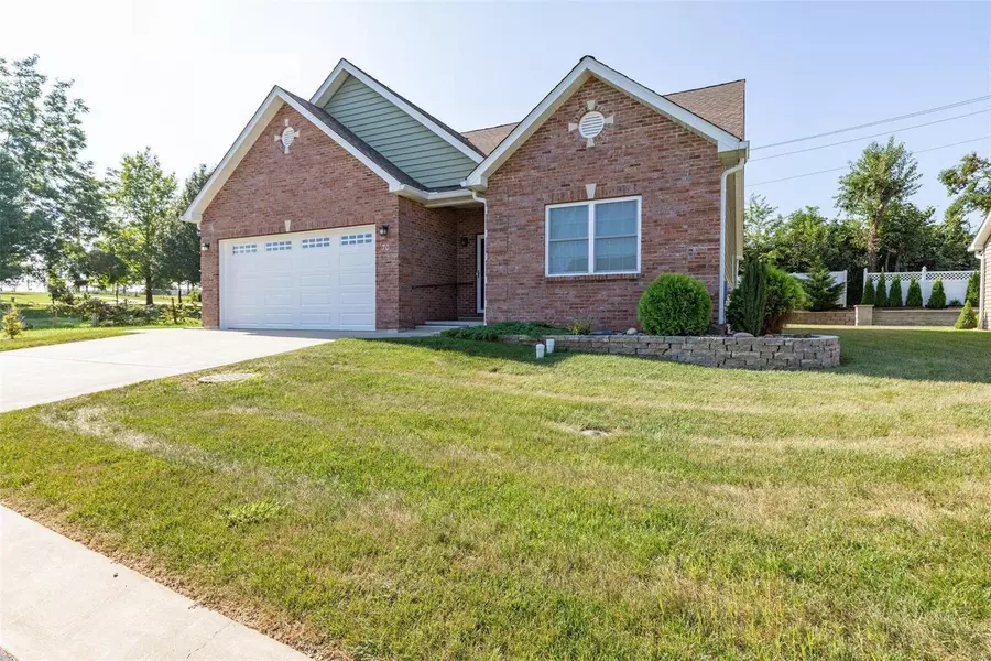 70 Walnut Ridge DR, Farmington, MO 63640