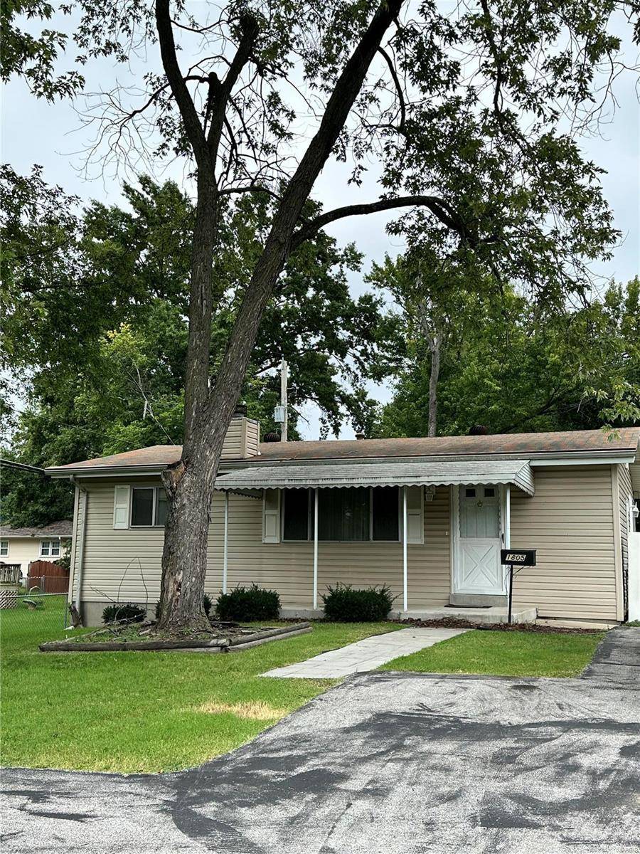 Florissant, MO 63031,1805 Patterson RD