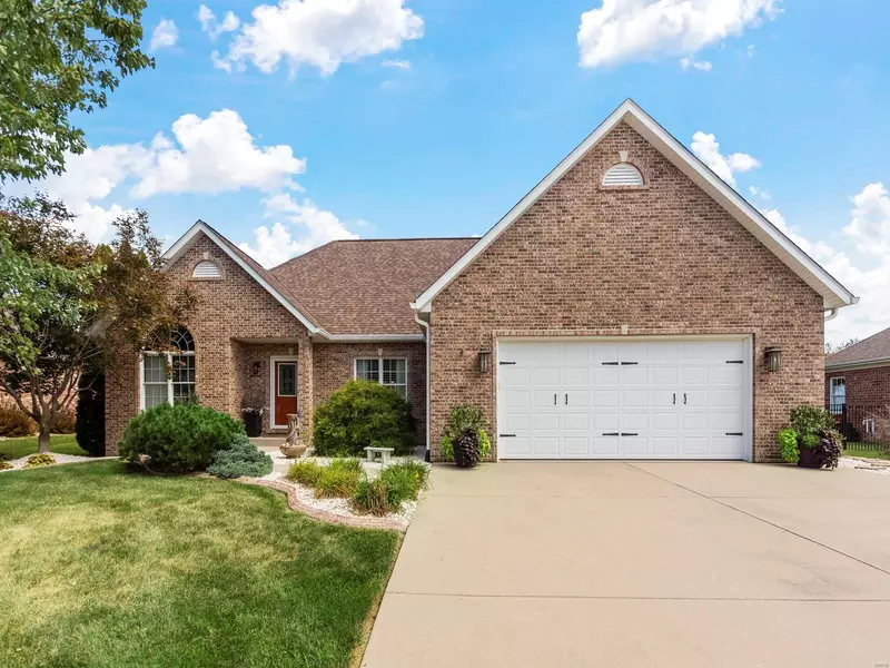 202 Country Ridge, Columbia, IL 62236