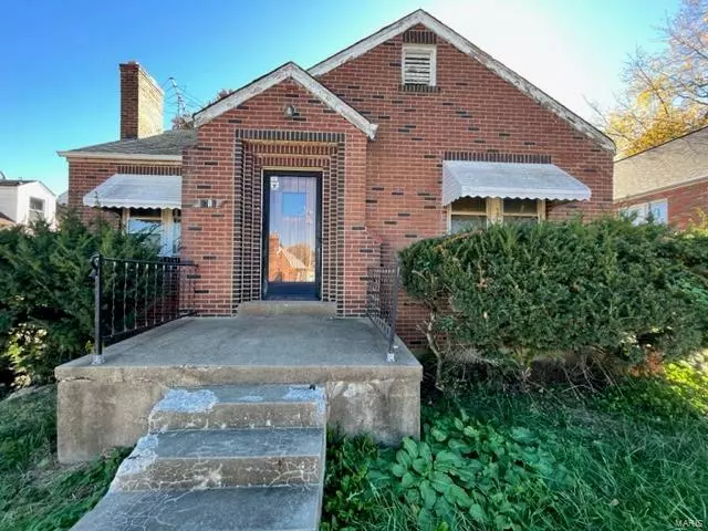 8716 Acacia DR, St Louis, MO 63136