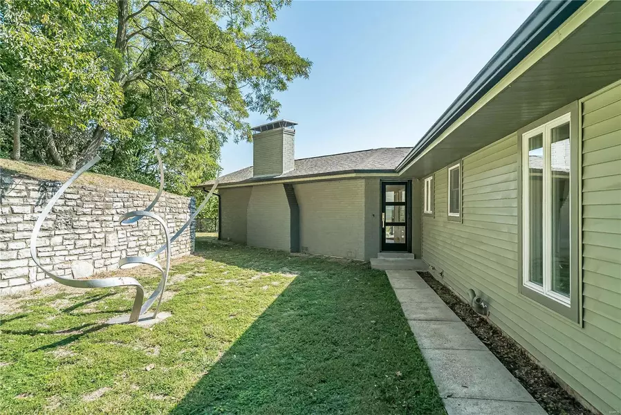 322 Dunklin DR, Herculaneum, MO 63048