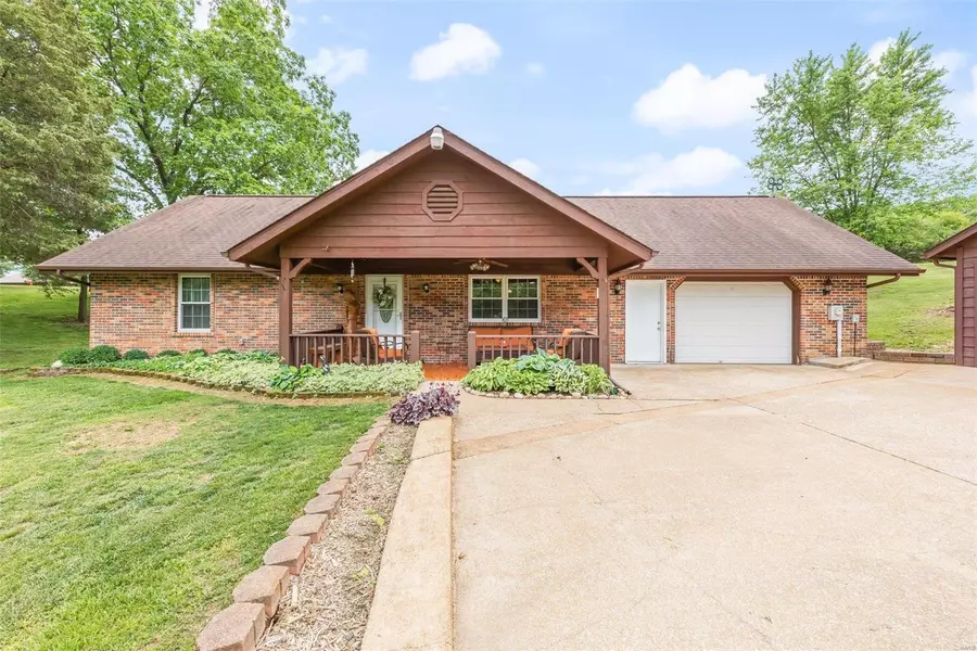 112 Edwin LN, Hillsboro, MO 63050