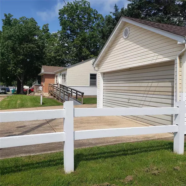 327 Beeman ST, Sullivan, MO 63080