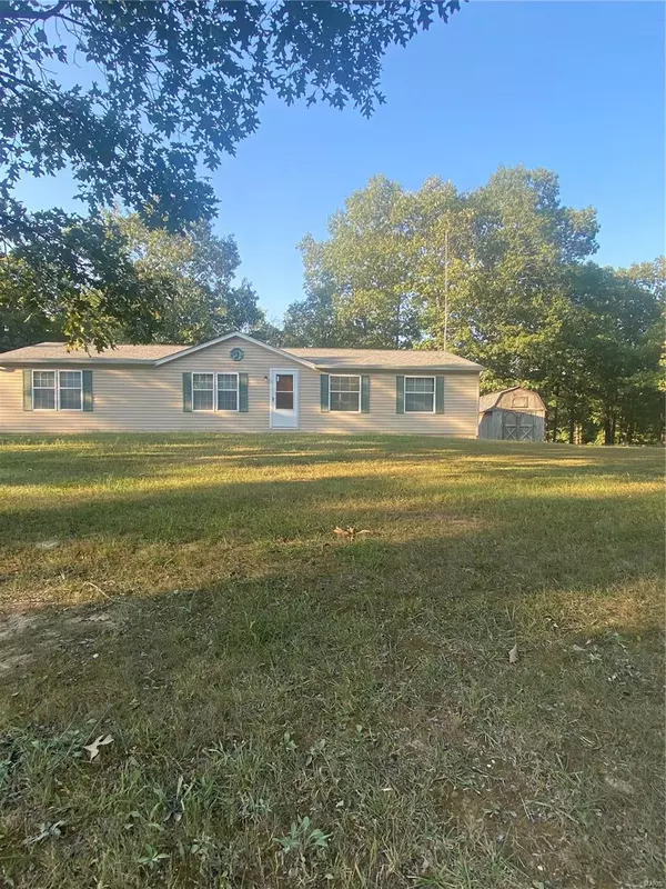 1685 Hecker RD, Owensville, MO 65066