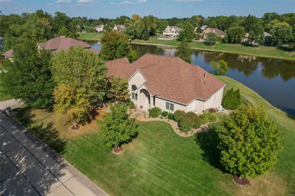 300 W Waters Edge DR, Shiloh, IL 62221