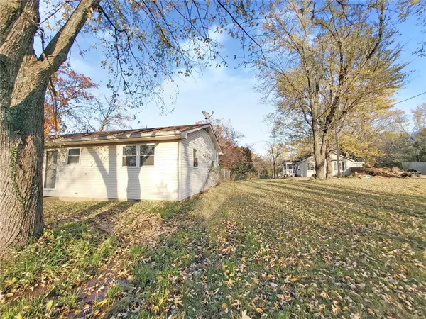 St Clair, MO 63077,130 E Oak ST