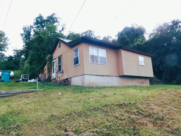 304 Third Street RD, Steeleville, MO 65565