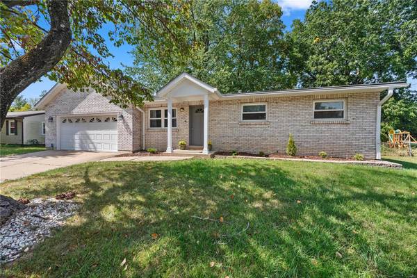 1427 Caulks Hill RD,  St Charles,  MO 63304