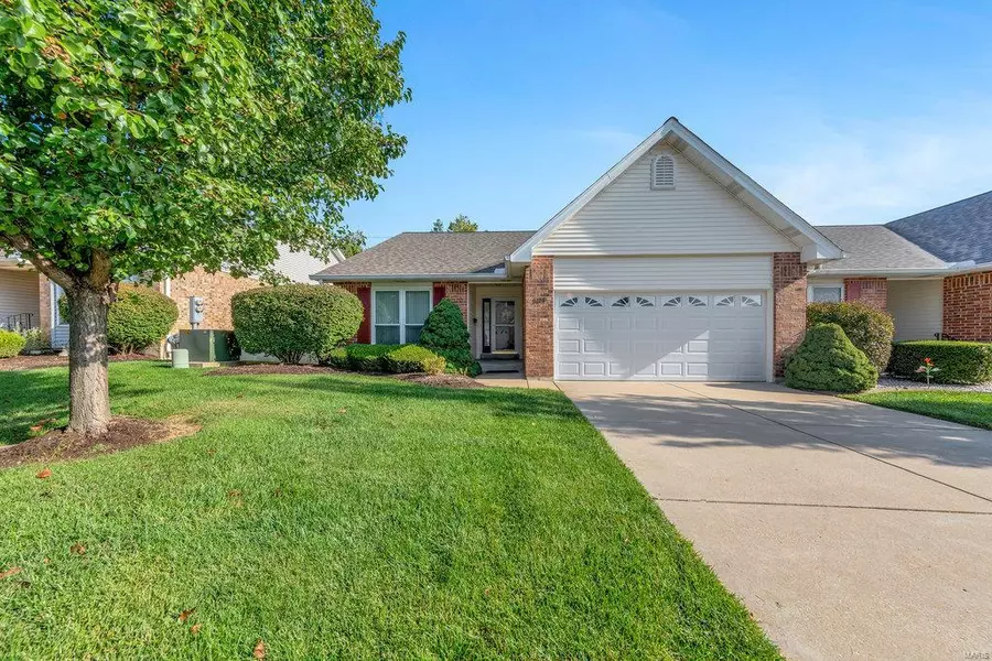 3184 Country Bluff DR #40A, St Charles, MO 63301