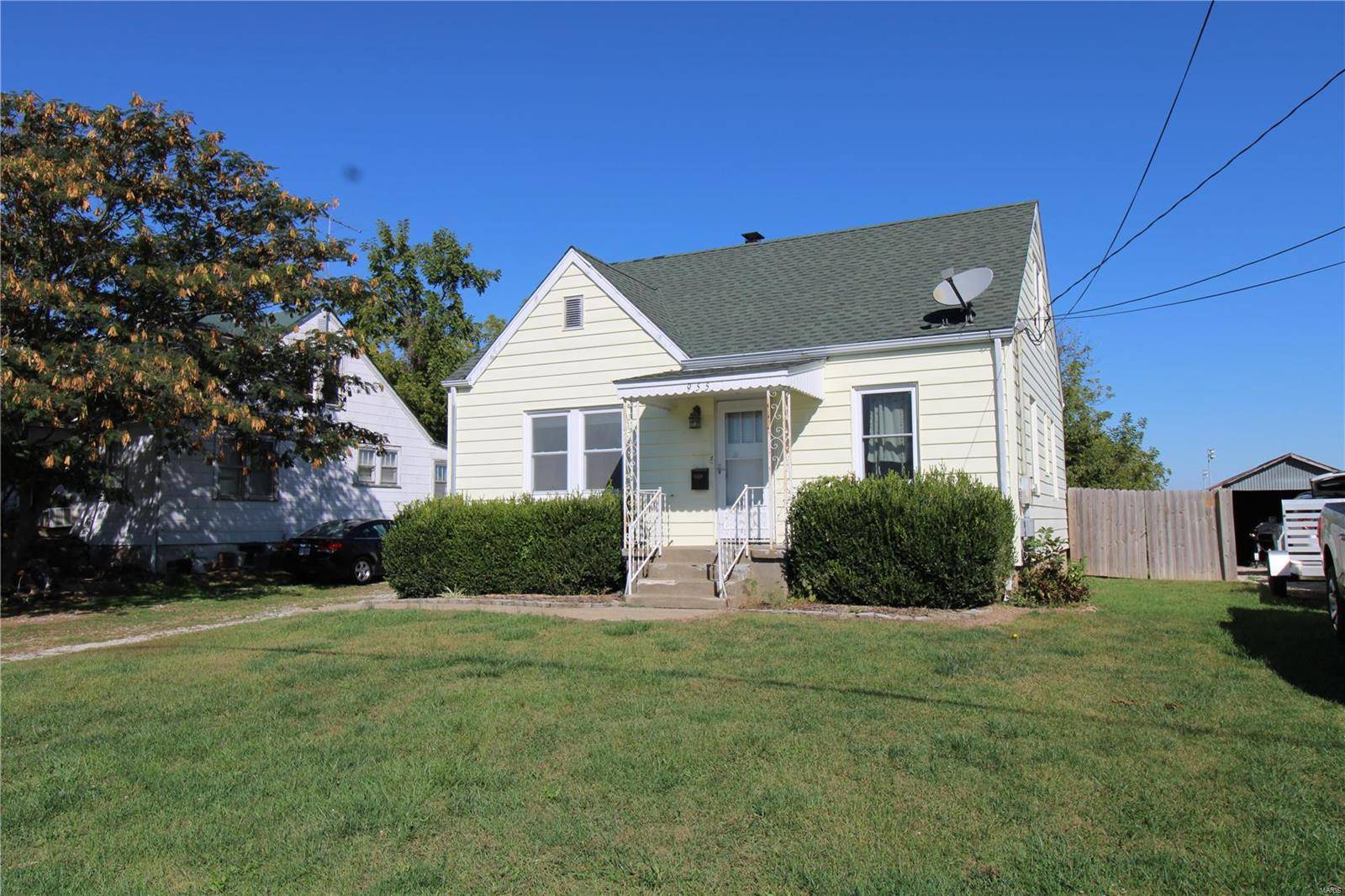 955 Ridgeway ST, Ste Genevieve, MO 63670
