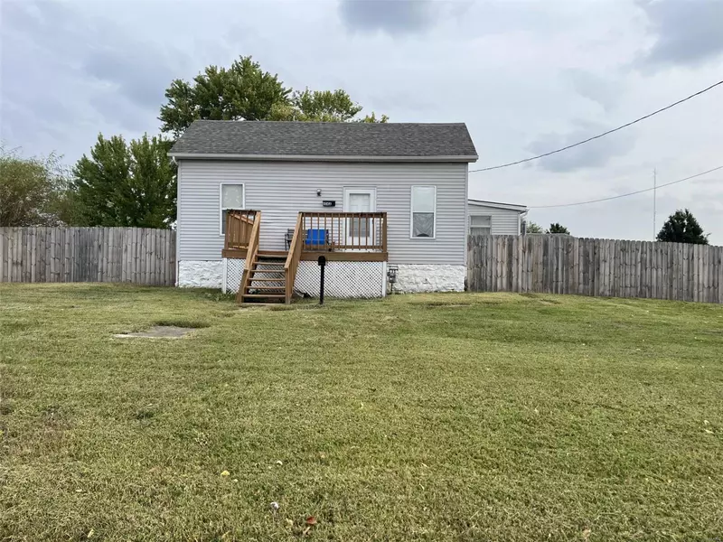 604 E Pratt ST #A, De Soto, MO 63020