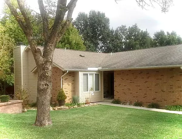 1151 Hunter CT, Lake St Louis, MO 63367