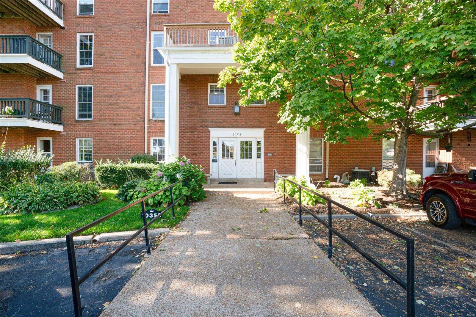 10358 Chimney Rock DR #6, St Louis, MO 63146