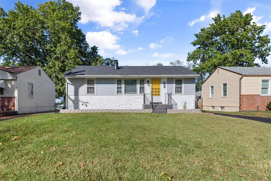 9325 Guthrie AVE, Woodson Terrace, MO 63134