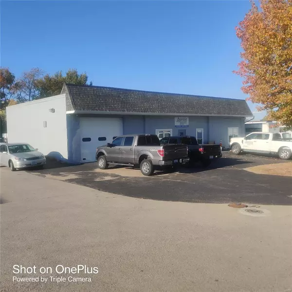 1382 Charlestown Industrial DR, St Charles, MO 63303