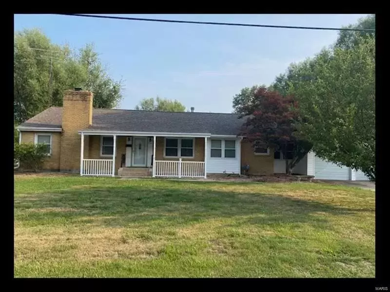 603 E Walnut ST, Shelbina, MO 63468