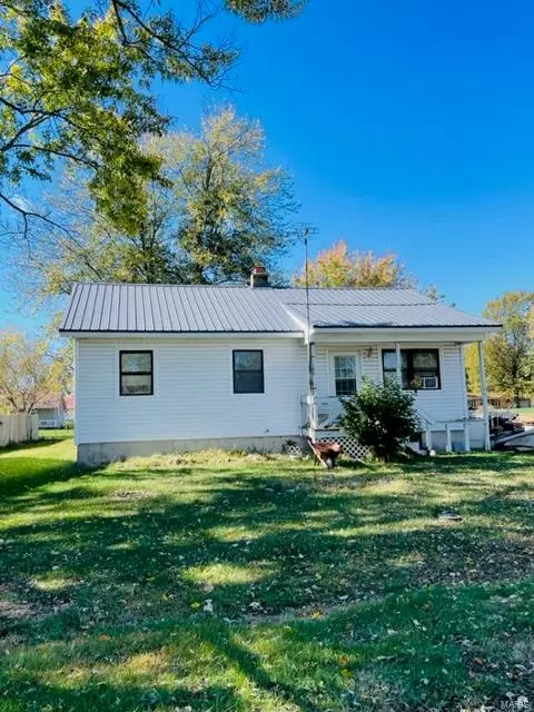 105 N Vienna, Belle, MO 65013