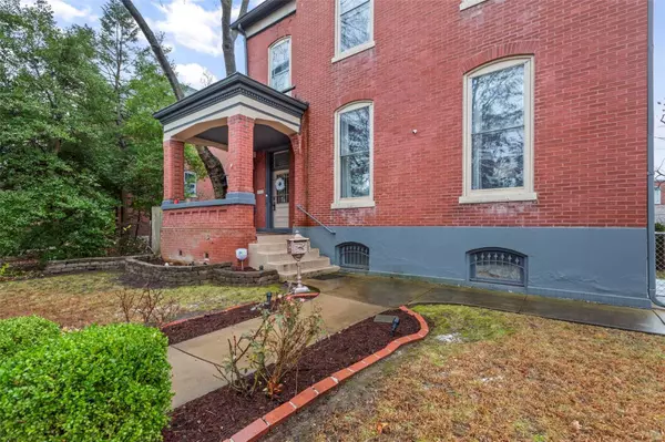 St Louis, MO 63104,3010 Geyer AVE
