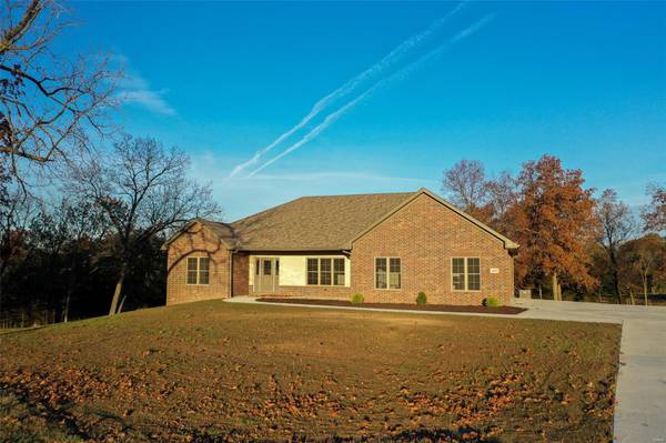 2660 Eagle View Spur,  Holts Summit,  MO 65043