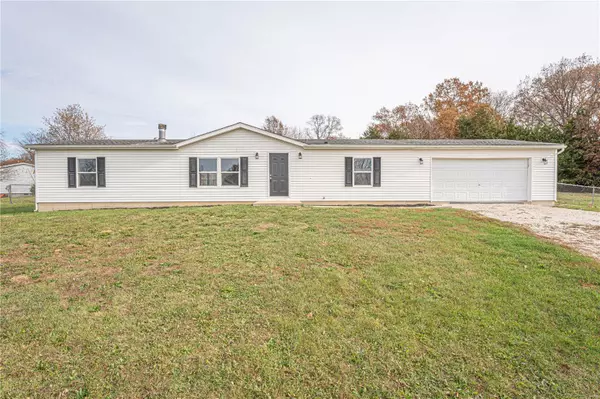 15 Monarch CT, Winfield, MO 63389