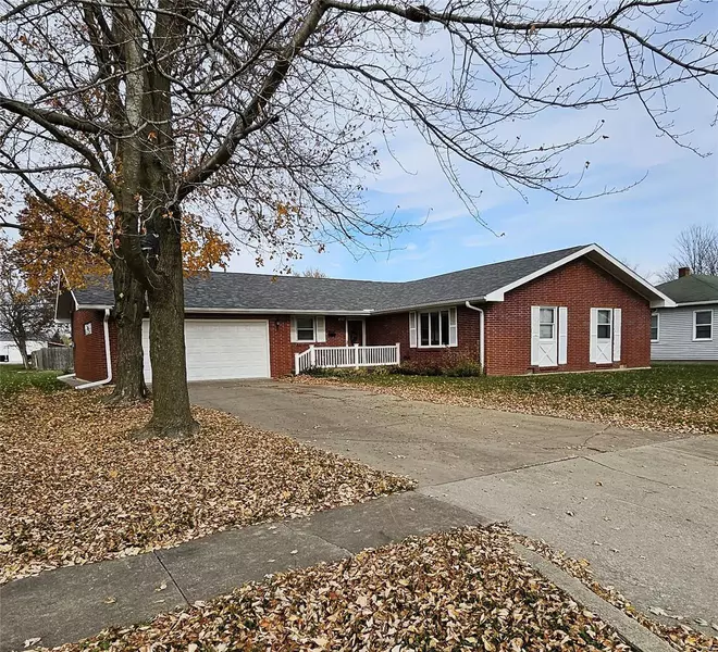 204 E. Walnut, Shelbina, MO 63468