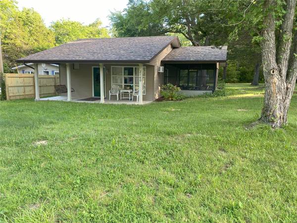 2140 Lone Wolf,  Cuba,  MO 65453