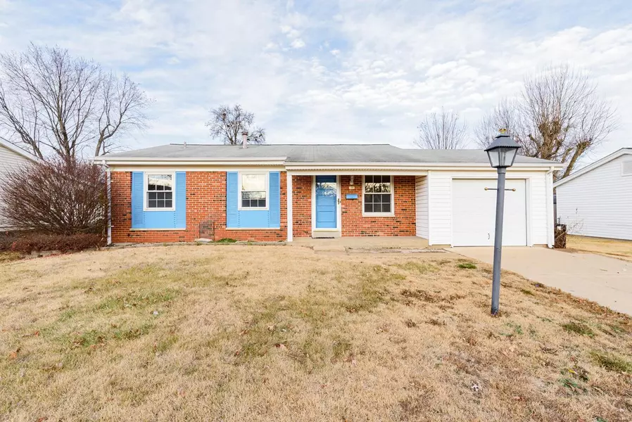 849 Townhouse LN, Hazelwood, MO 63042