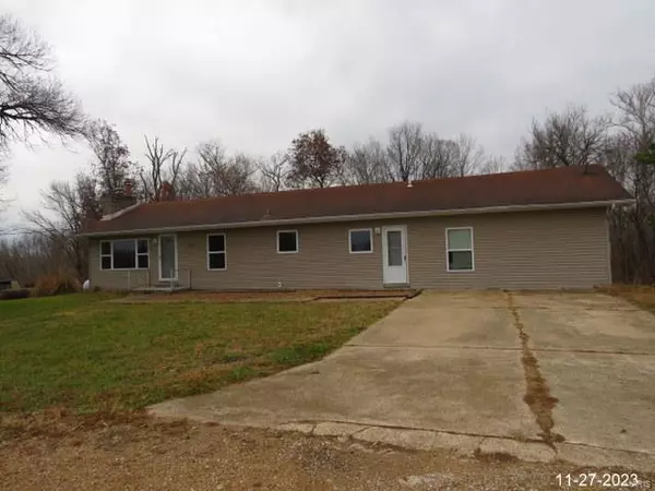 2161 Gravois RD, St Clair, MO 63077