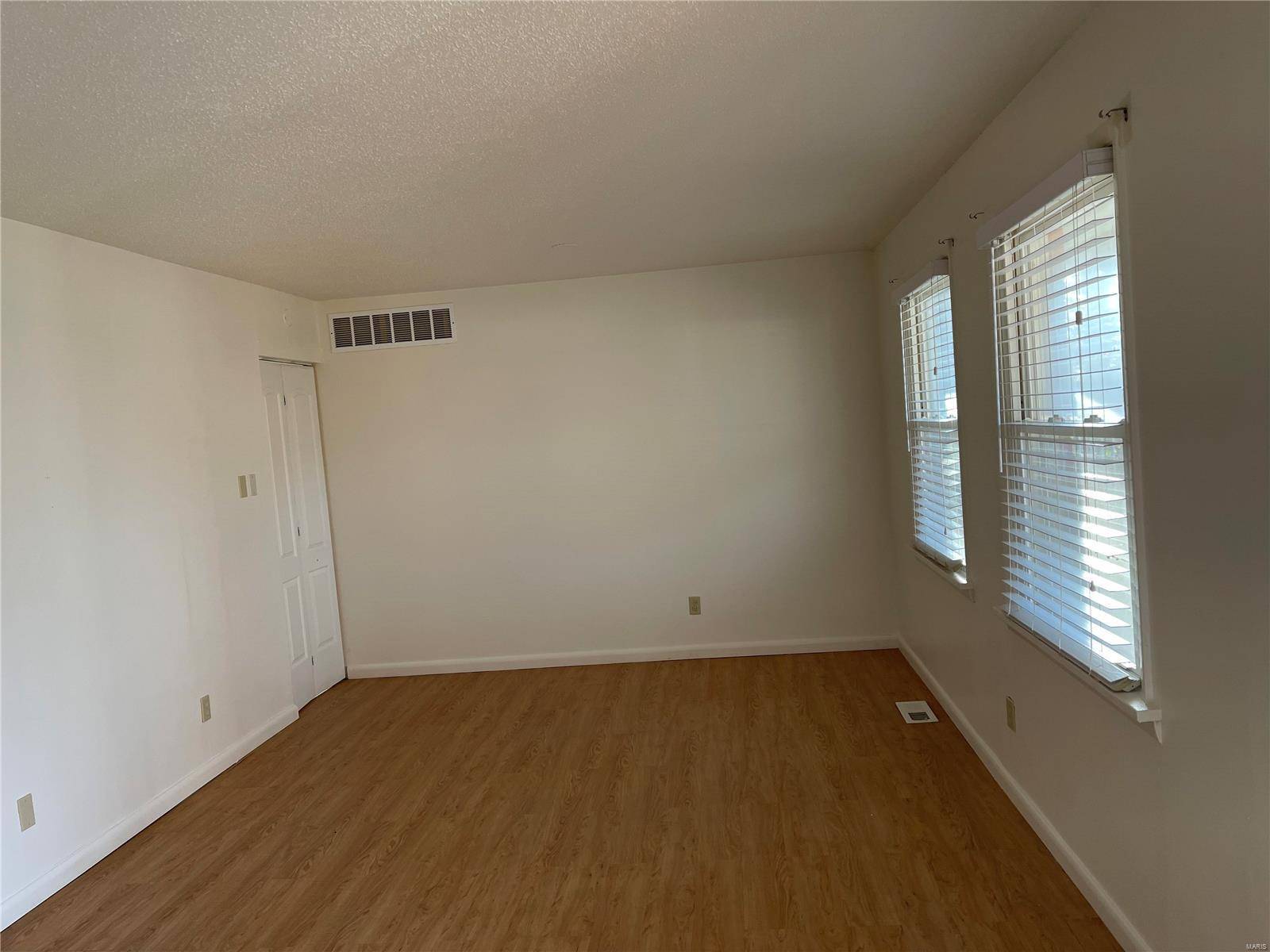Florissant, MO 63034,4326 Robbins Mill Road