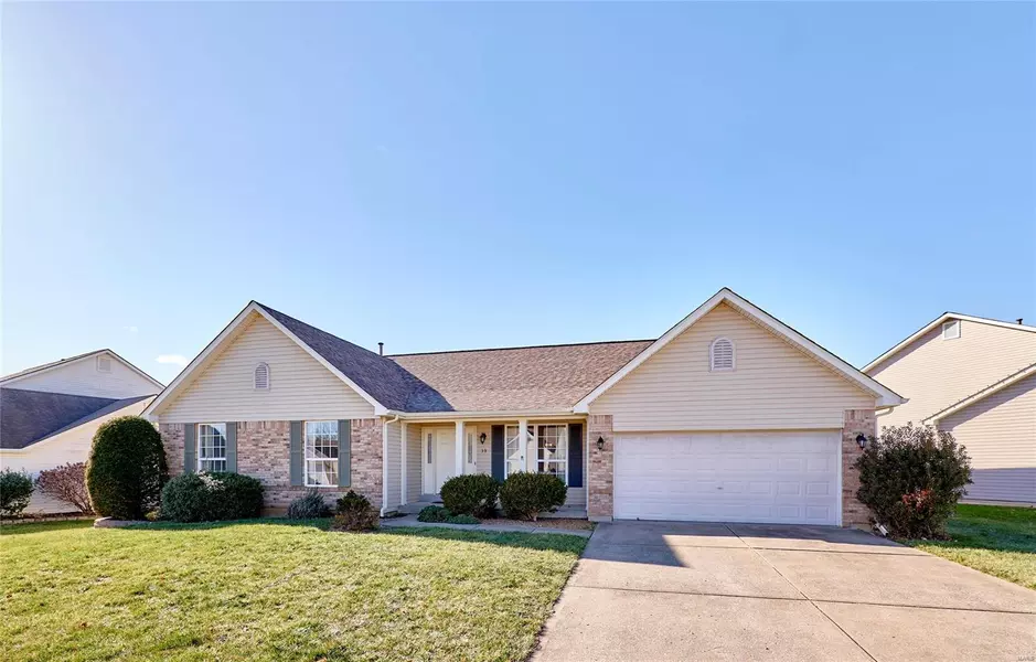 39 Meadow Spring DR, St Charles, MO 63303