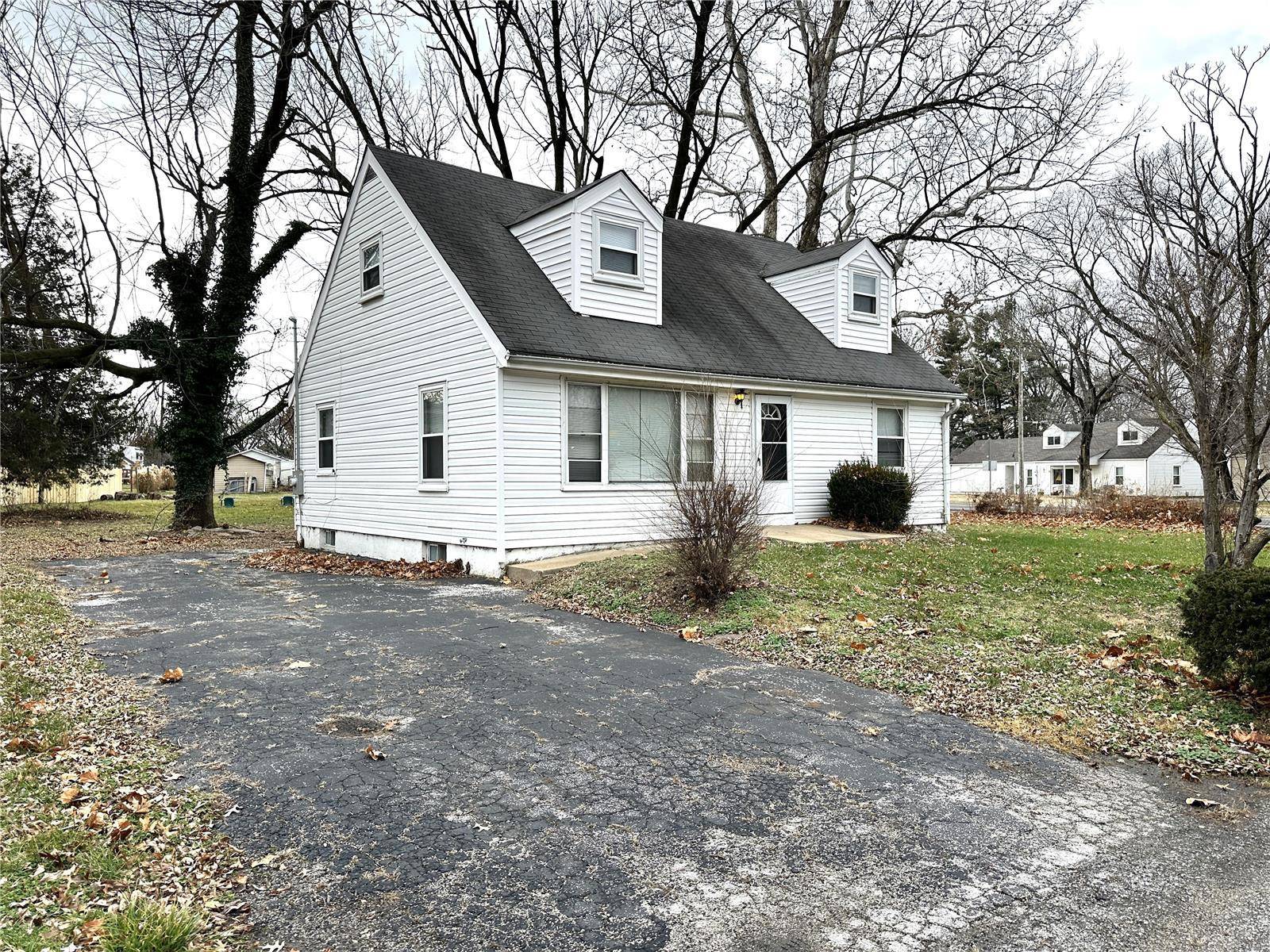 700 Cordova ST,  St Louis,  MO 63138