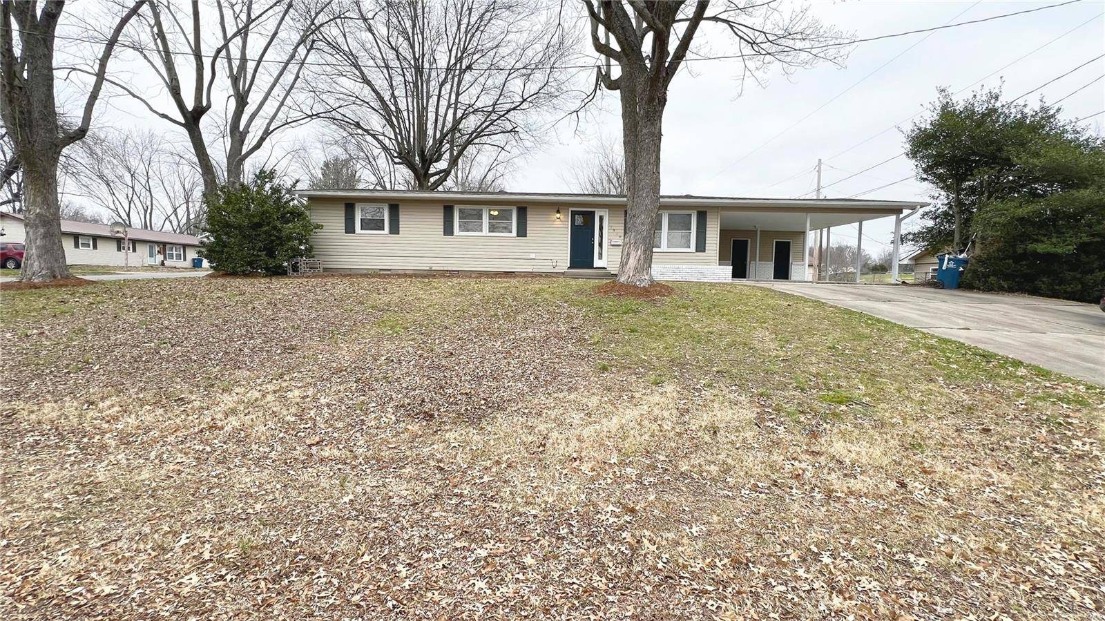 1910 Yale DR, Scott City, MO 63780
