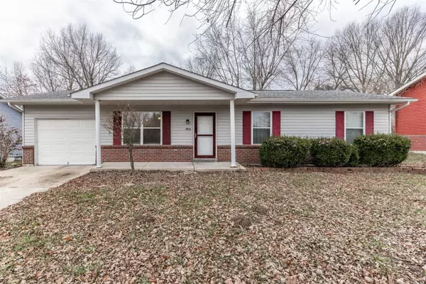 1304 Peach Tree LN, Pacific, MO 63069