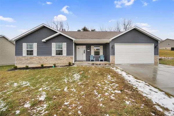 1021 Wrigley CIR, Warrenton, MO 63383