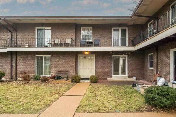 6923 Colonial Woods DR #15, St Louis, MO 63129