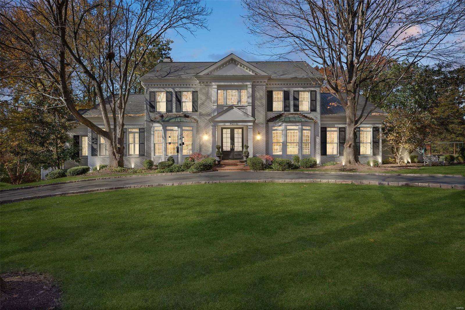 401 Conway Aire DR, Creve Coeur, MO 63141