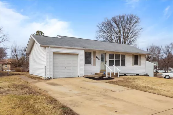 Florissant, MO 63031,285 Saint Nicholas LN