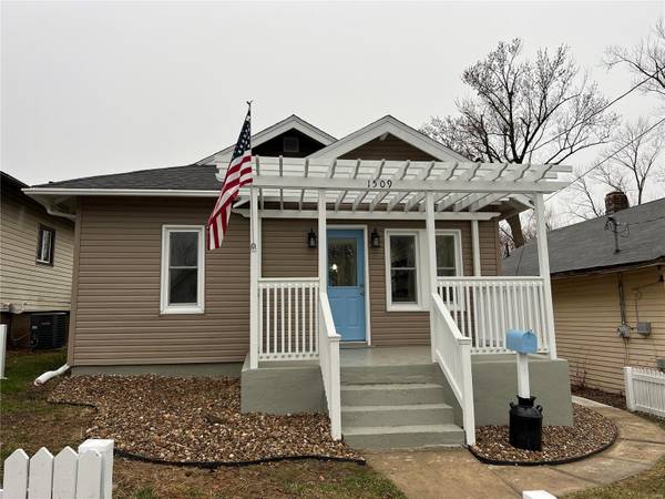 1509 Booker,  Hannibal,  MO 63401