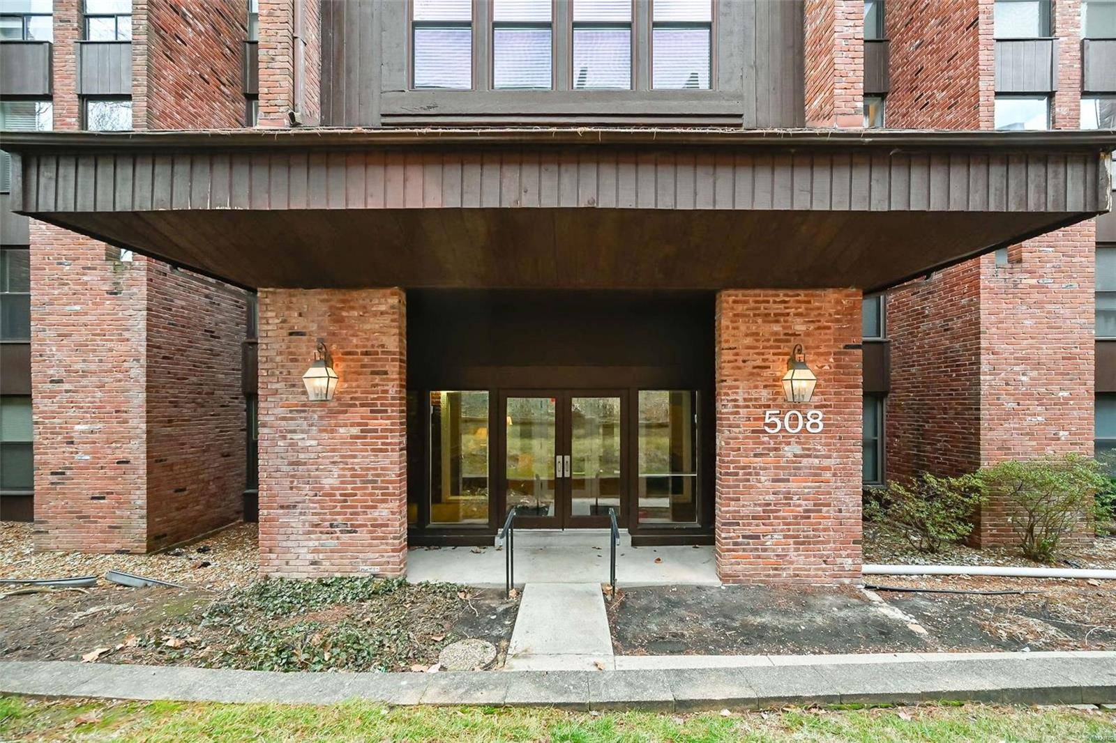 508 Coeur De Royale DR #301, Creve Coeur, MO 63141