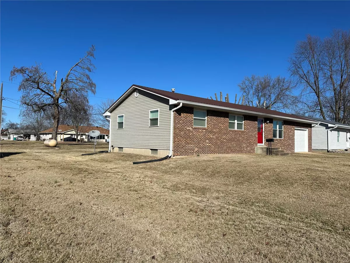 Owensville, MO 65066,609 W Jackson AVE