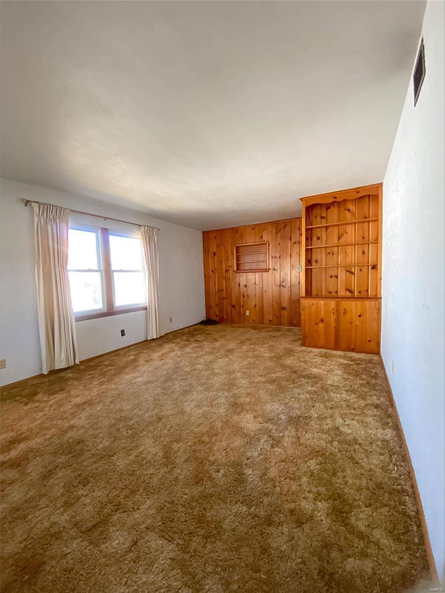 Lebanon, IL 62254,512 Mary Jane ST