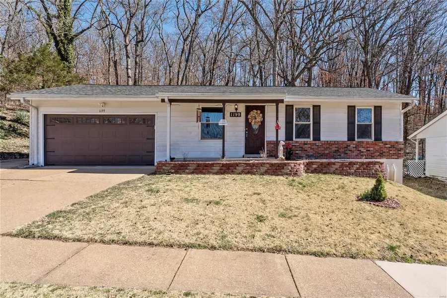 1199 Green Knoll DR, Fenton, MO 63026