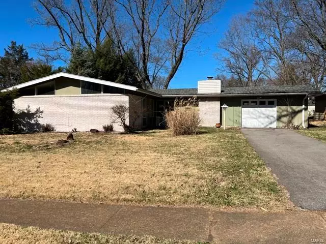 Florissant, MO 63033,2445 Allen DR